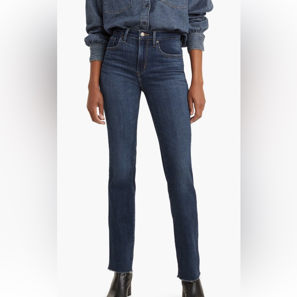 724 High Rise Raw Hem straight leg jeans